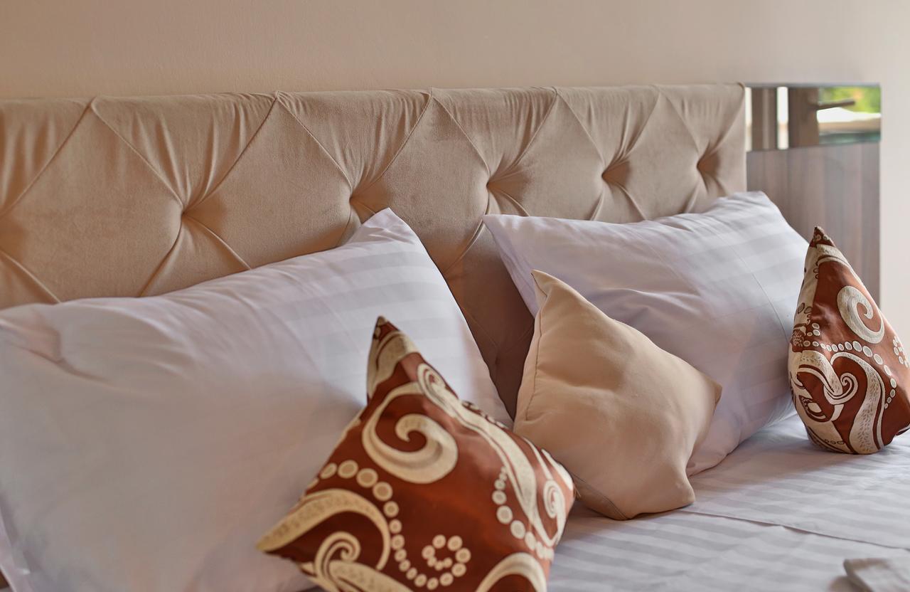 Jijo'S Hotel มามายา ภายนอก รูปภาพ